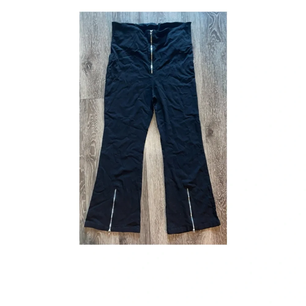 NWOT BLACK FLARED PULL ON STRETCHY PANTS WITH SILVER ZIPPERS! - Picture 3 of 6
